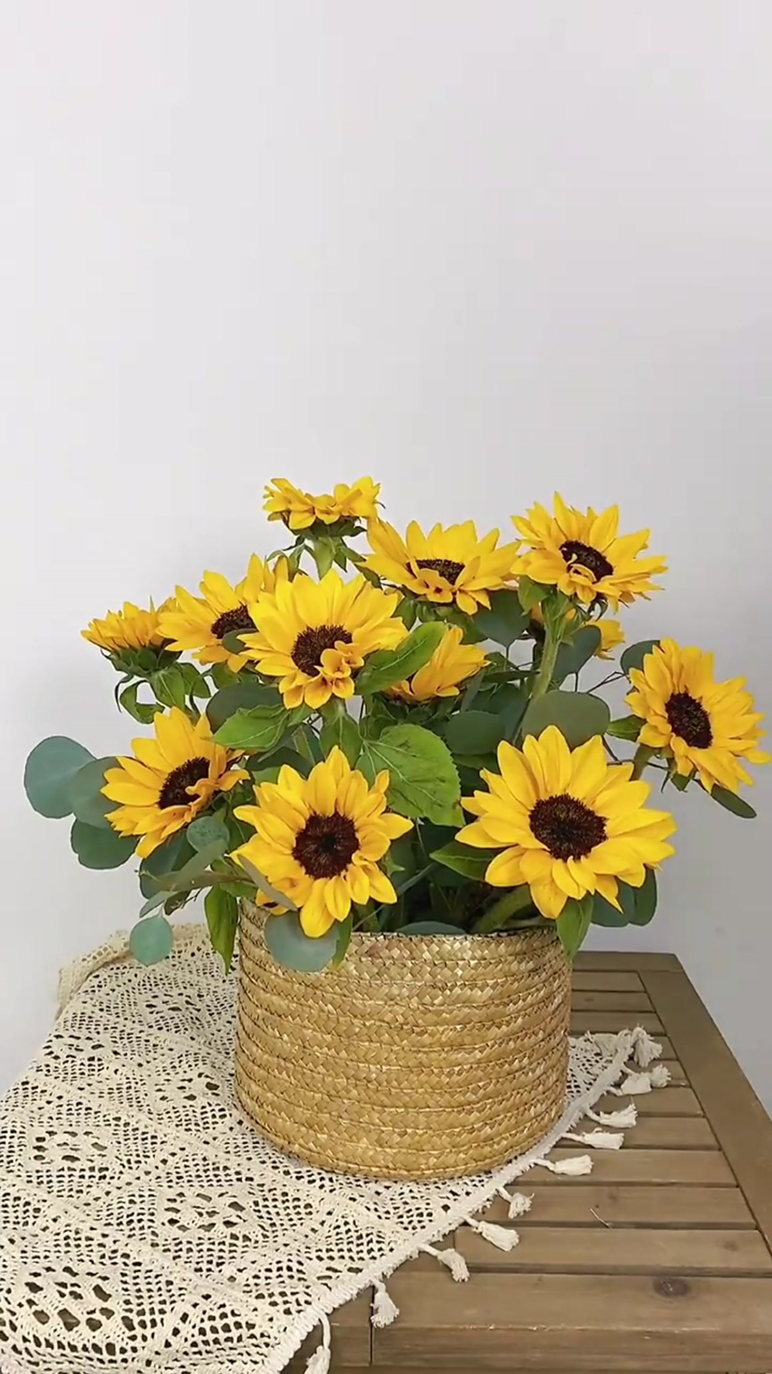 编织花篮向日葵插花教学