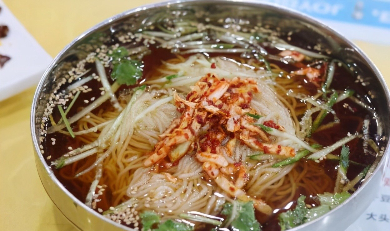 延吉冷面用盆上桌,也没自称过大冷面