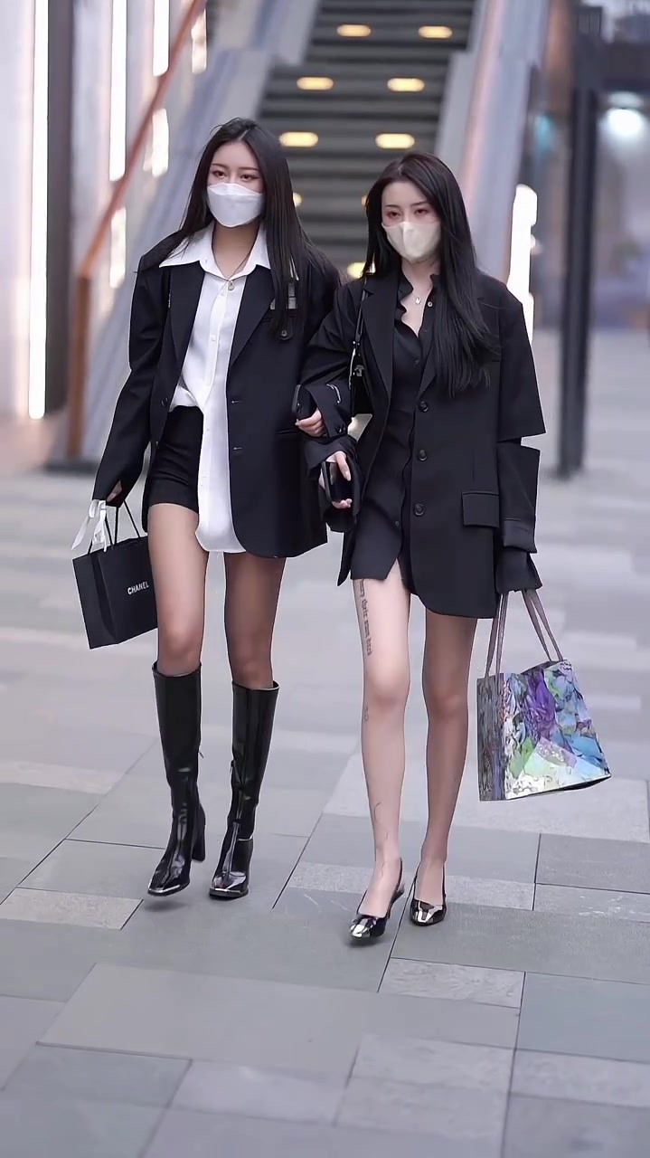 闺蜜穿搭街拍时尚每时每刻美拍颜值