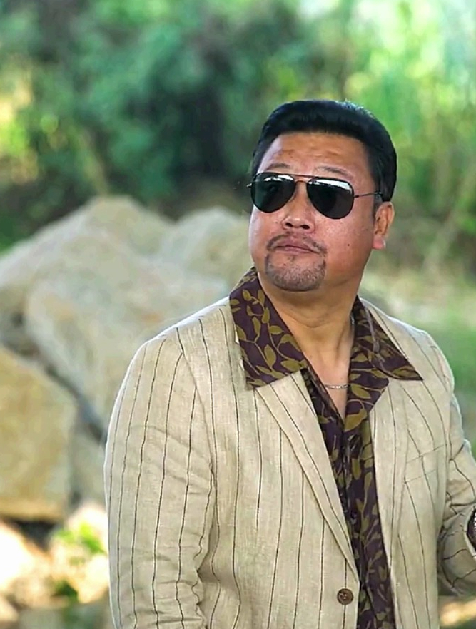 贾冰不止演喜剧牛,演起黑老大来也是真的凶残(2)-度小视