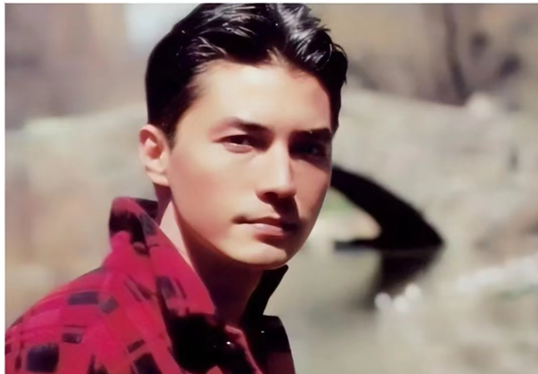 70岁尊龙现状曝光:骨相太好,气质更绝,迷倒一众小迷妹