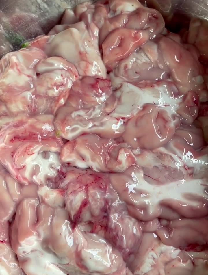 傣族好食材好味道傣味包烧猪脑,下饭菜香辣好吃傣族-度小视