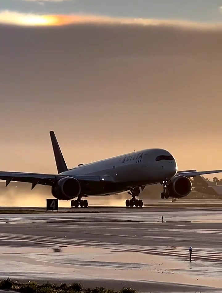 清晨美丽的景色,空客a350