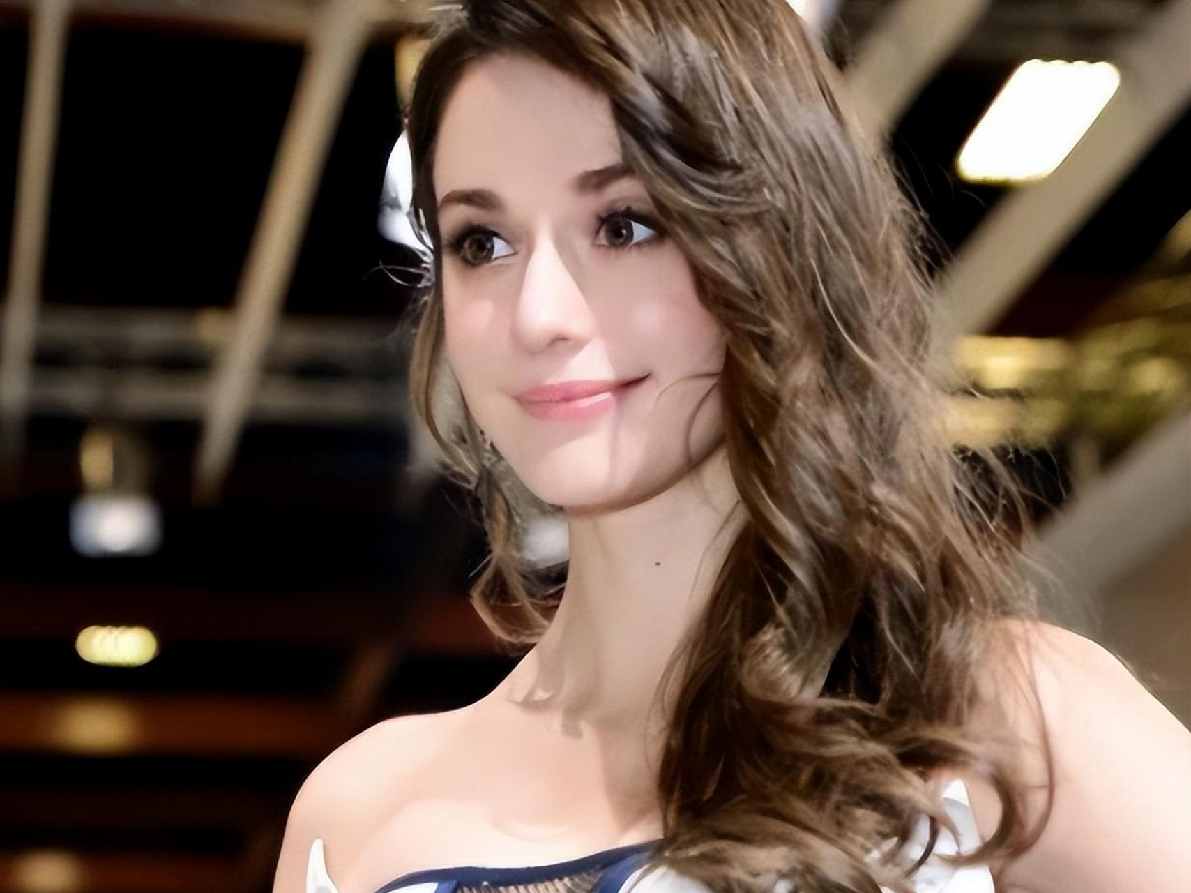 瑞莎:从体操冠军到中国妻子,她的人生坎坷却充满幸福  瑞莎,乌克兰