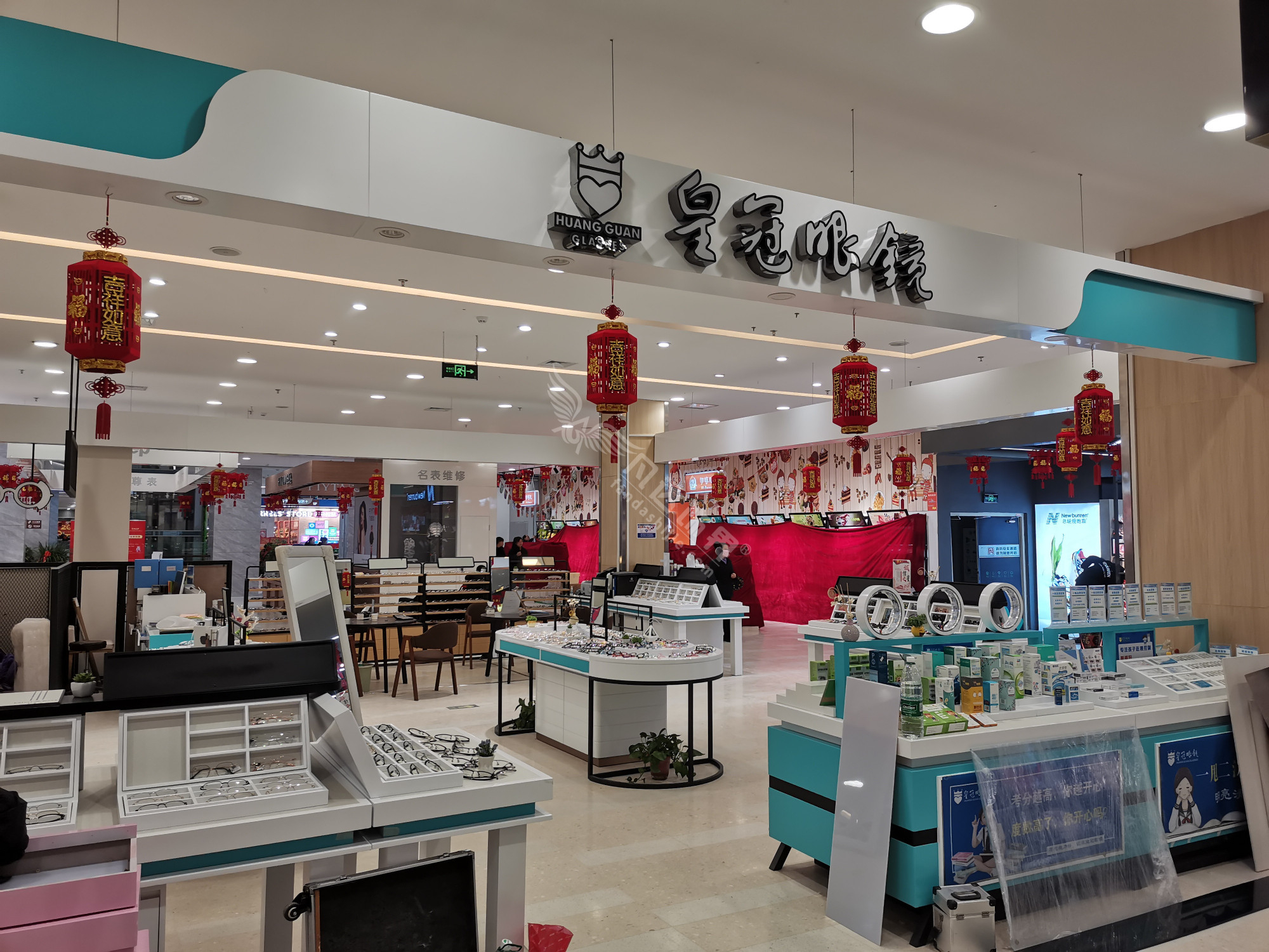 眼镜店实体店照片图片