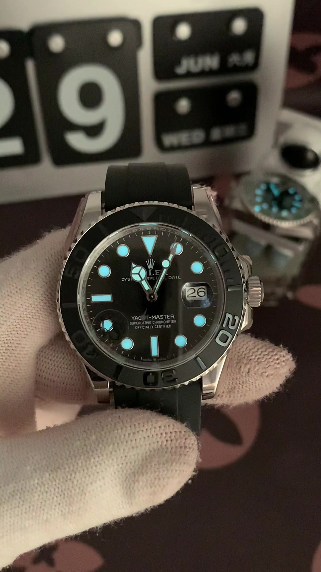 劳力士低调的黑游艇,夜光效果也太好看了吧?-度小视