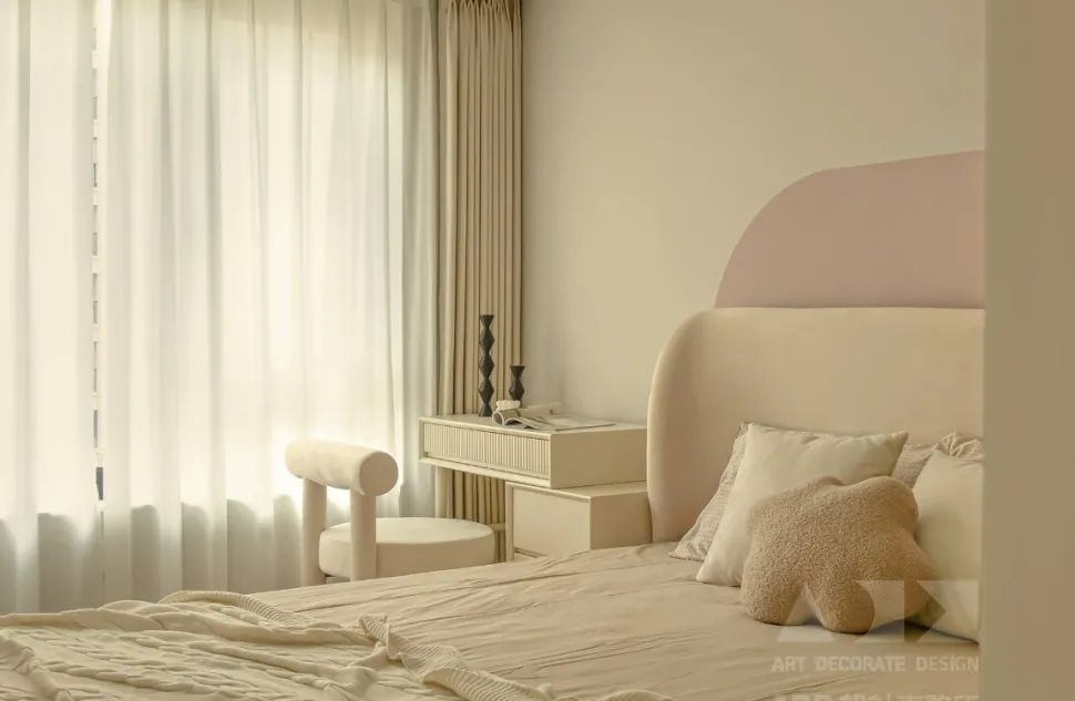 上海88平温柔奶油色简约三室案例效果图