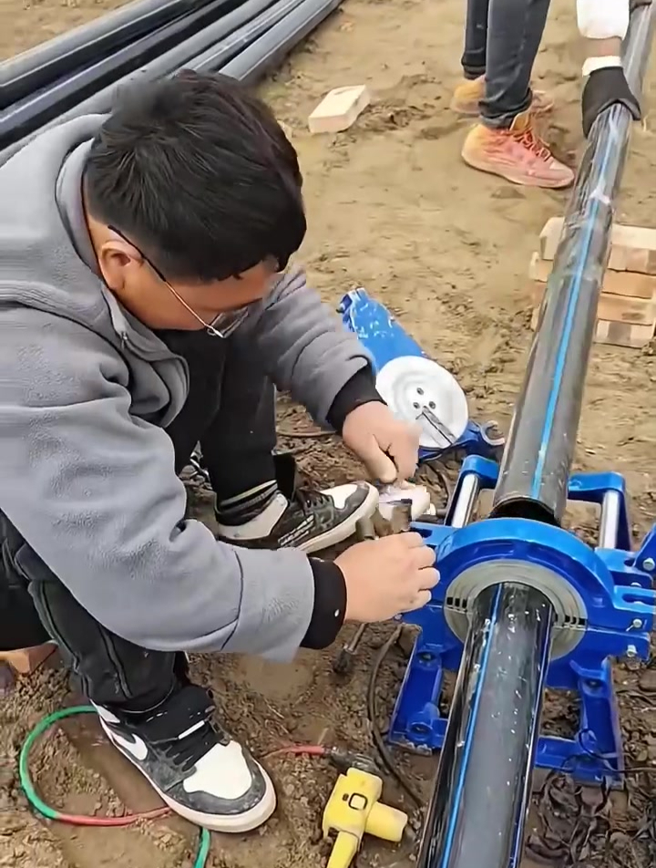 90地埋热熔管施工,灌溉pe管安装,水肥一体化工程安装