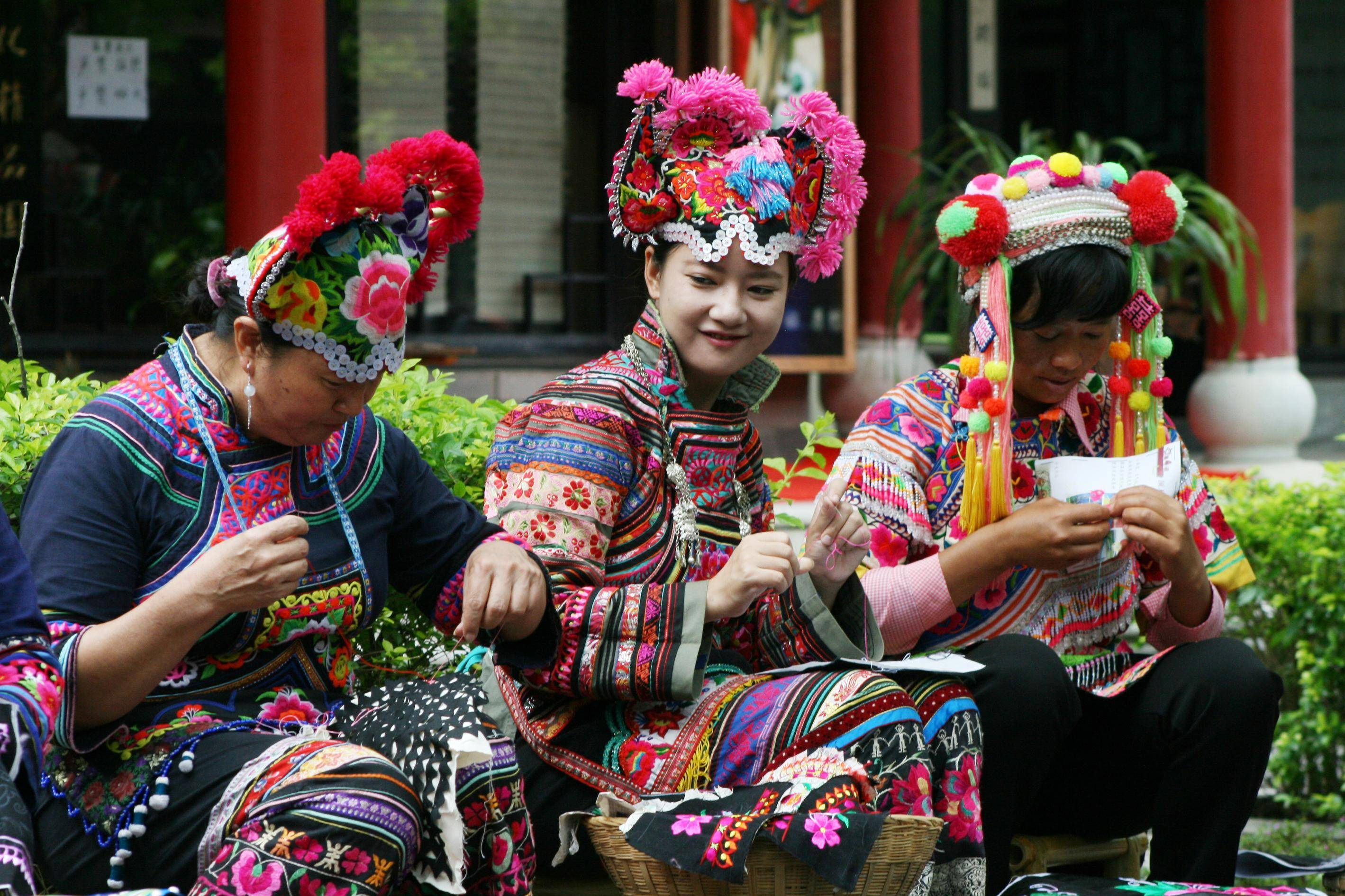 彝族传统文化的瑰丽世界