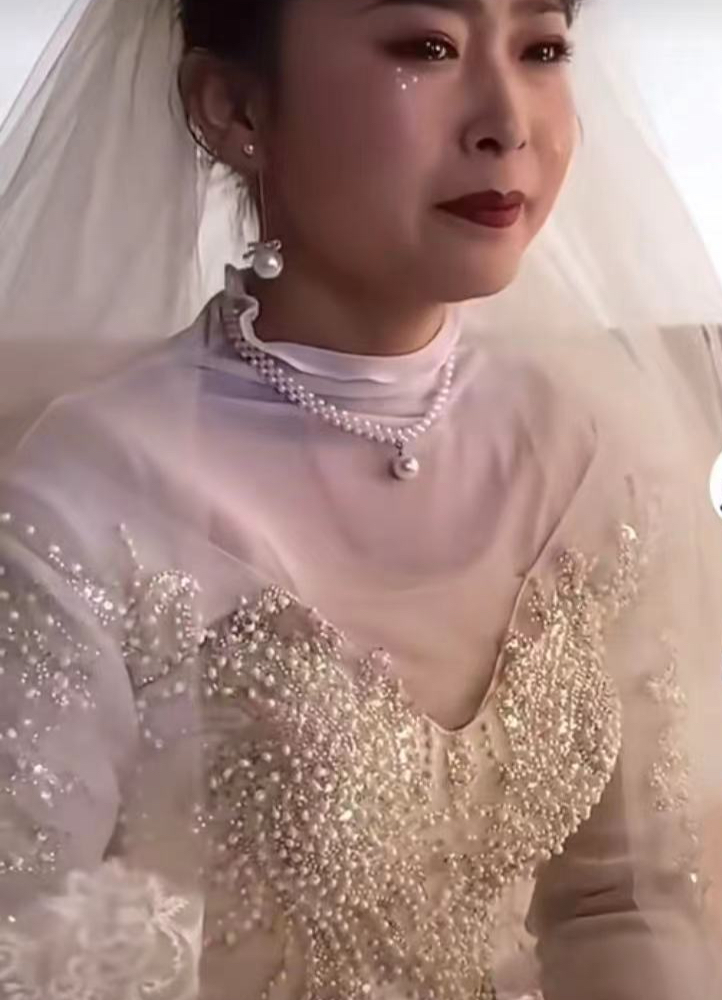 东乡族18岁新娘图片