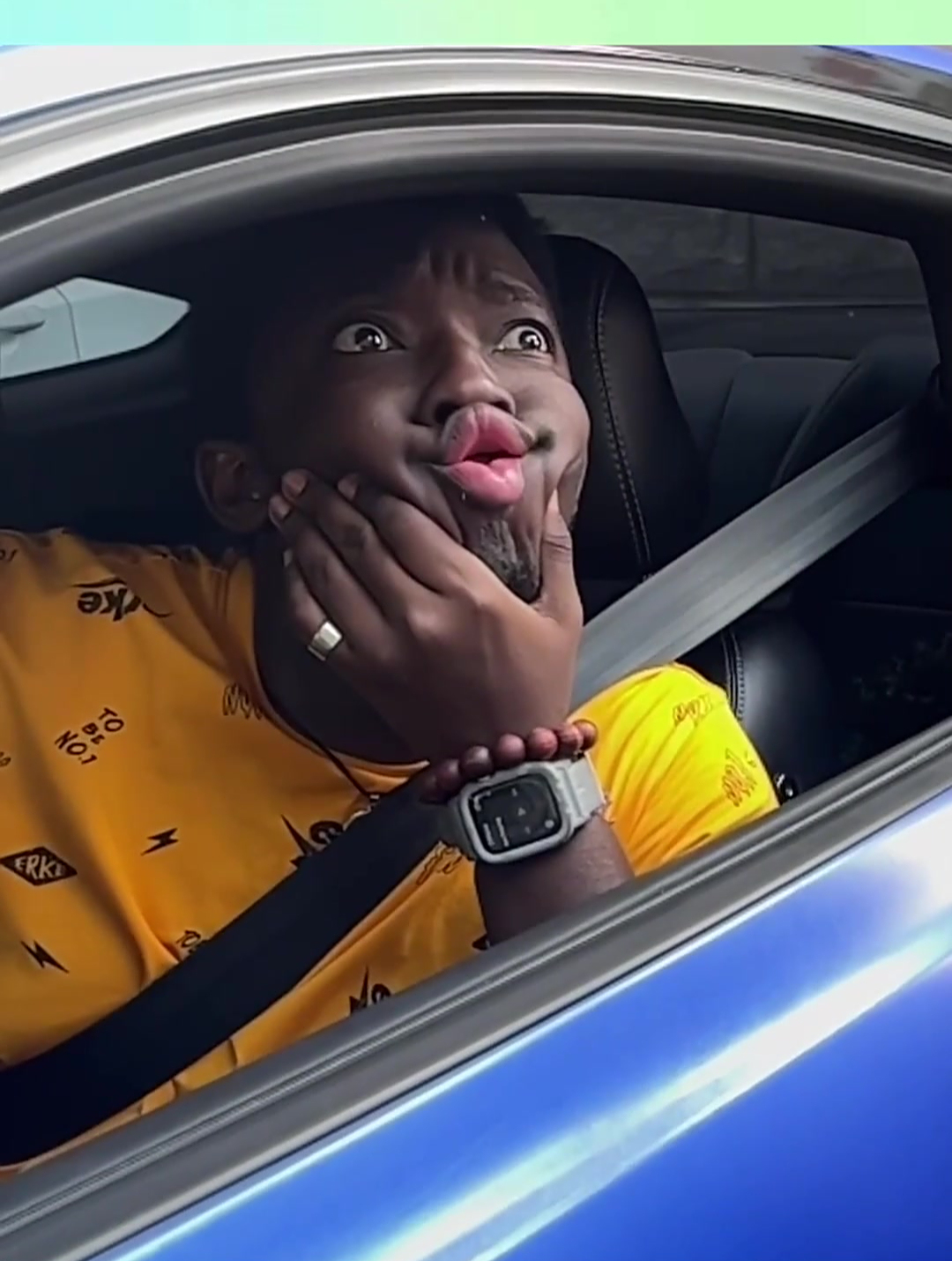 黑人小哥有多逗比看到这一幕原谅我笑出了声