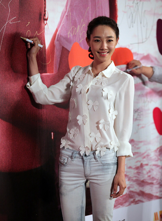 "一阳指"事件发生6年后,白百何吃了哑巴亏.让人一言难尽