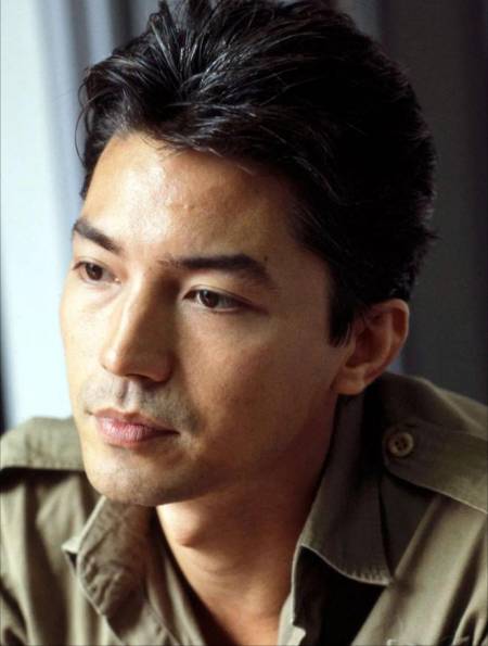 亚洲第一美男尊龙,他是第一个用颜值征服西方的中国人!-度小视