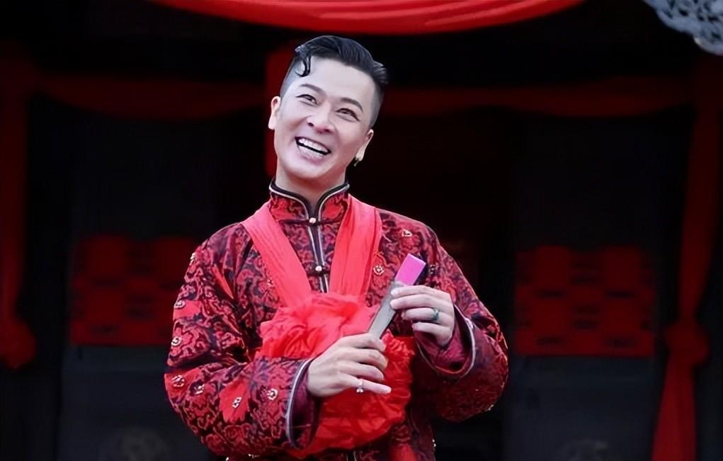 于毅:被迫当演员的歌手,和吴樾撞脸,为演"娘娘腔"摸导演大腿