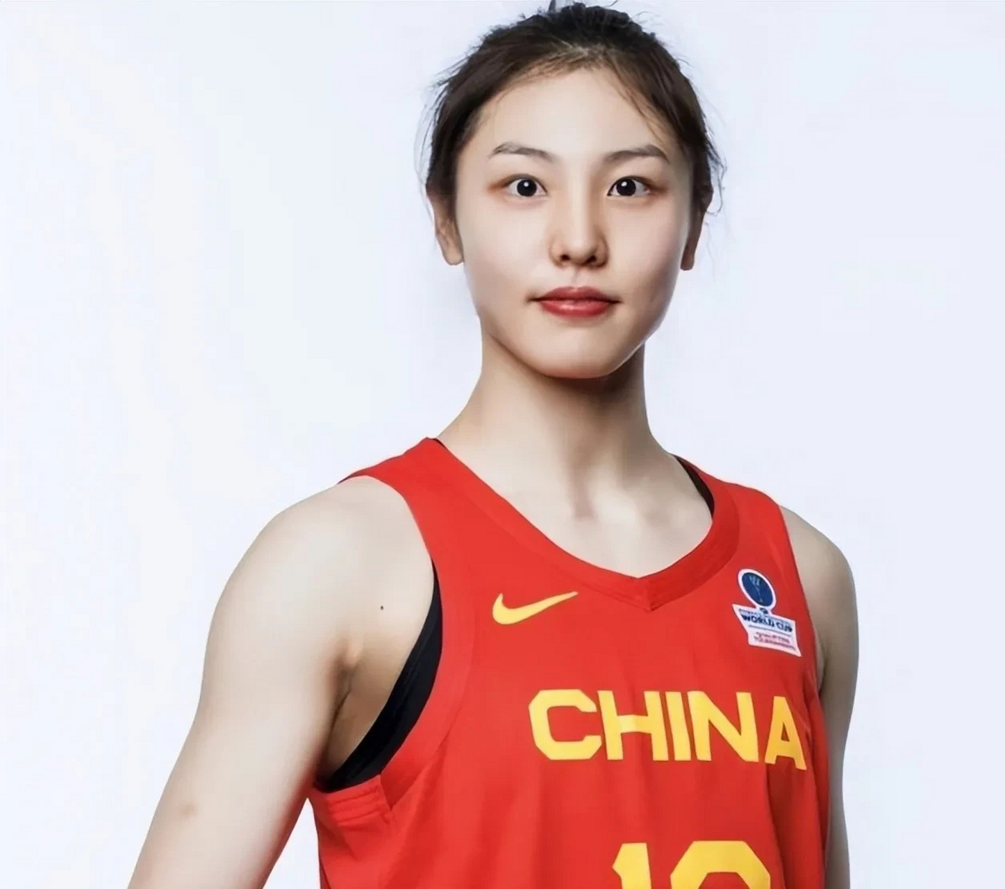 中国女篮现役颜值与实力并存的四朵金花:  1,王思雨 2,张茹 3,李梦 4