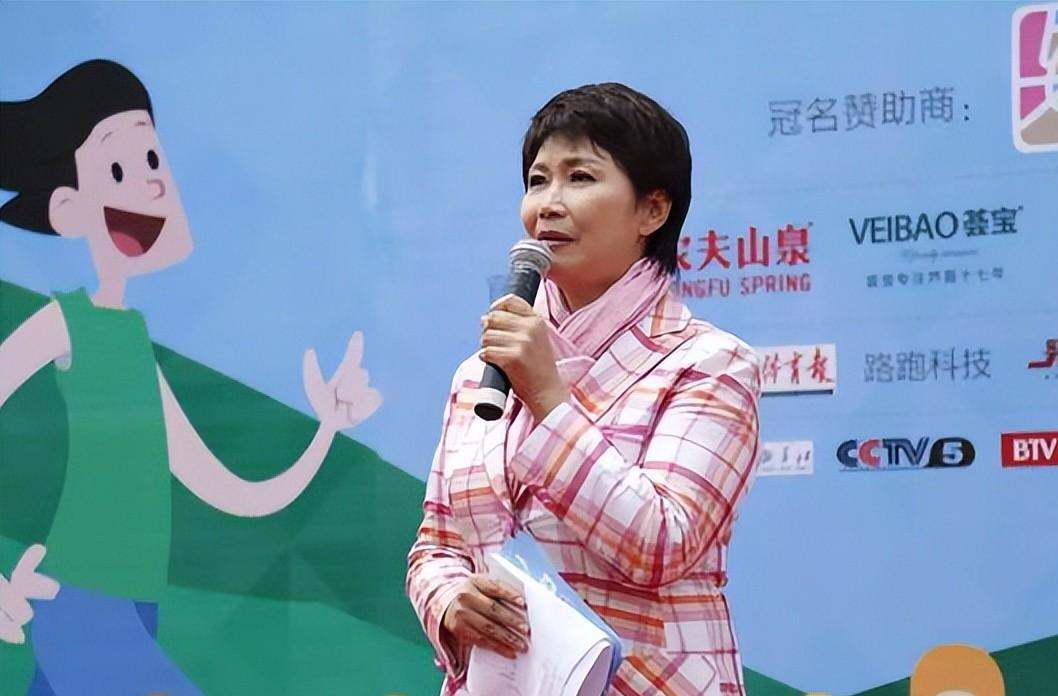 宁辛:中国首位体育女主播,和丈夫分居21年,至今59岁无儿无女