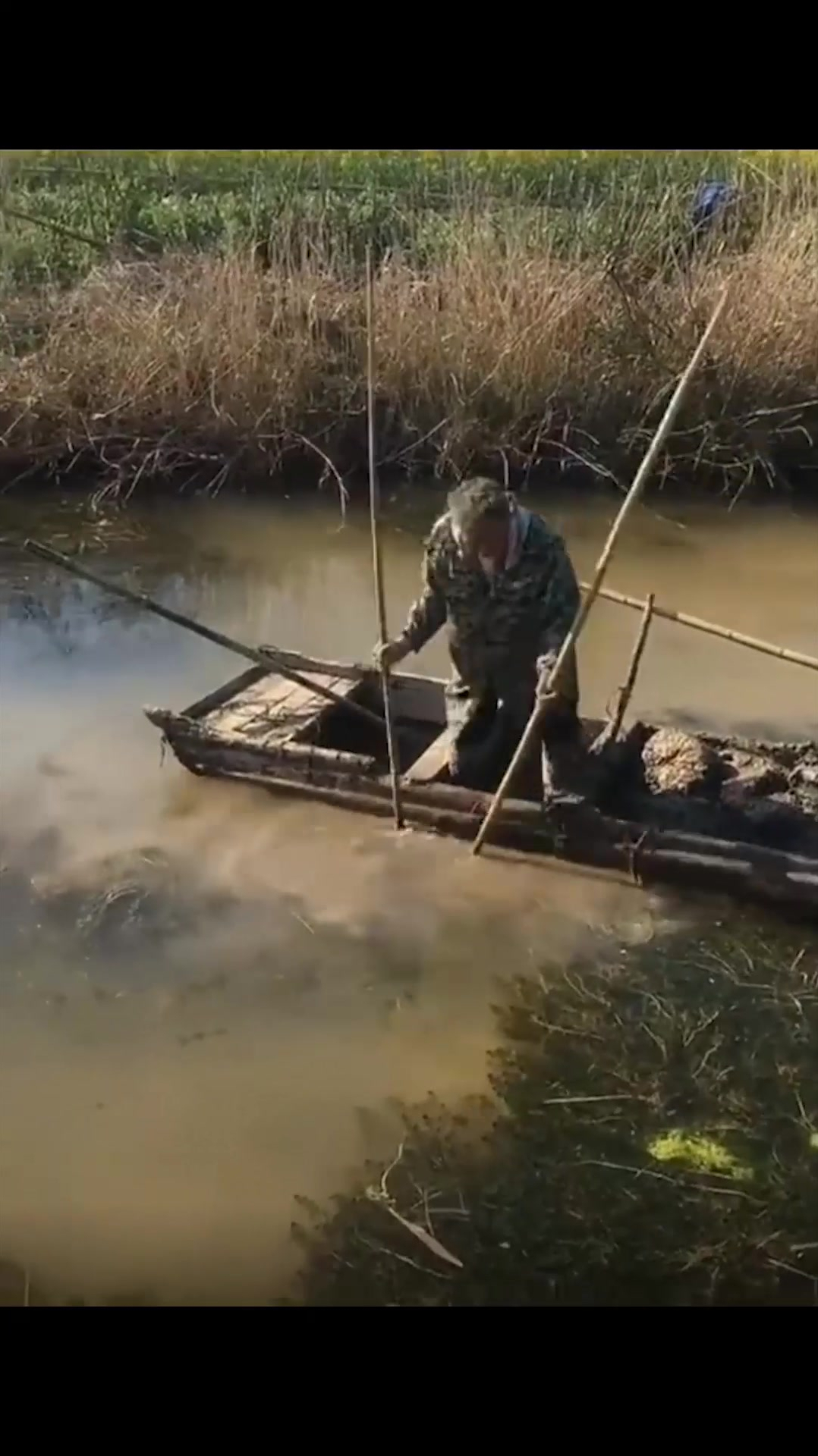 还有人记得这种捻泥船吗?大爷一波操作之后,唤起了我的回忆
