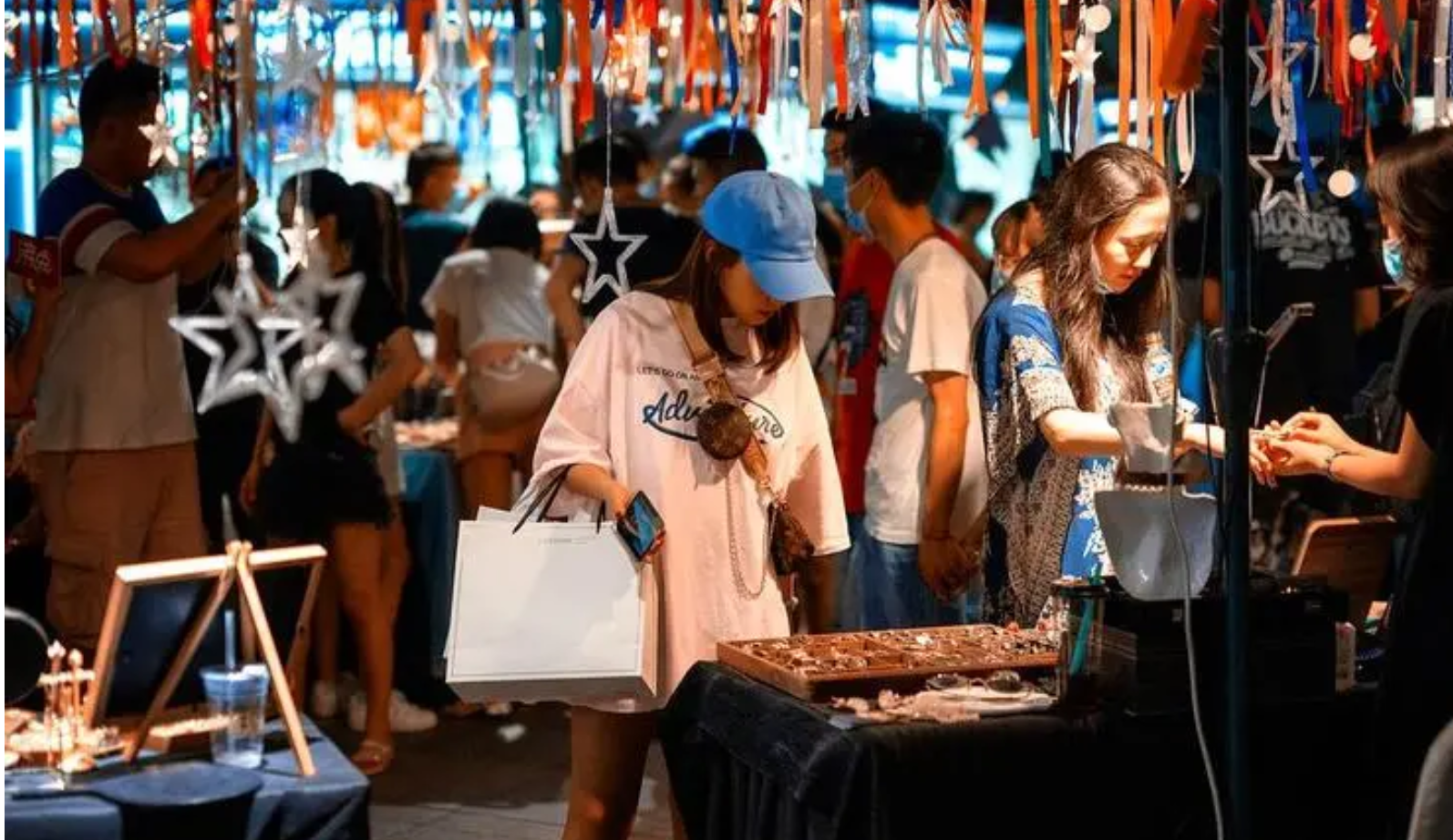 假期探寻成都夜市,让你全方位体会夜生活,你我依然青春