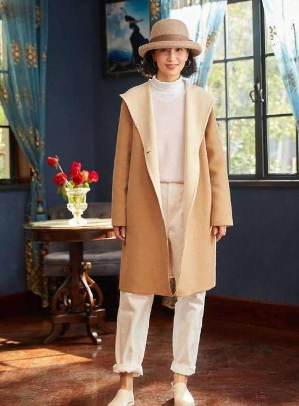 优雅的50岁女人,春季学时尚博主三木妈妈的穿搭技巧,时髦又洋气