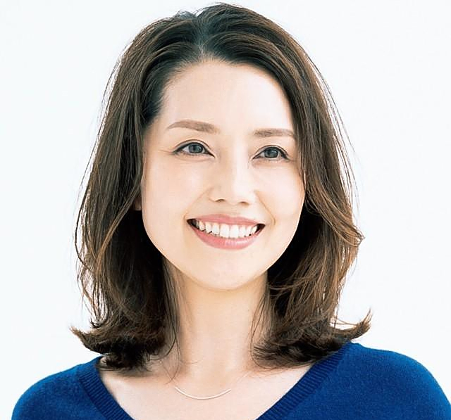 50岁阿姨做什么发型有气质显年轻?这3个减龄发型,时髦好美嫩