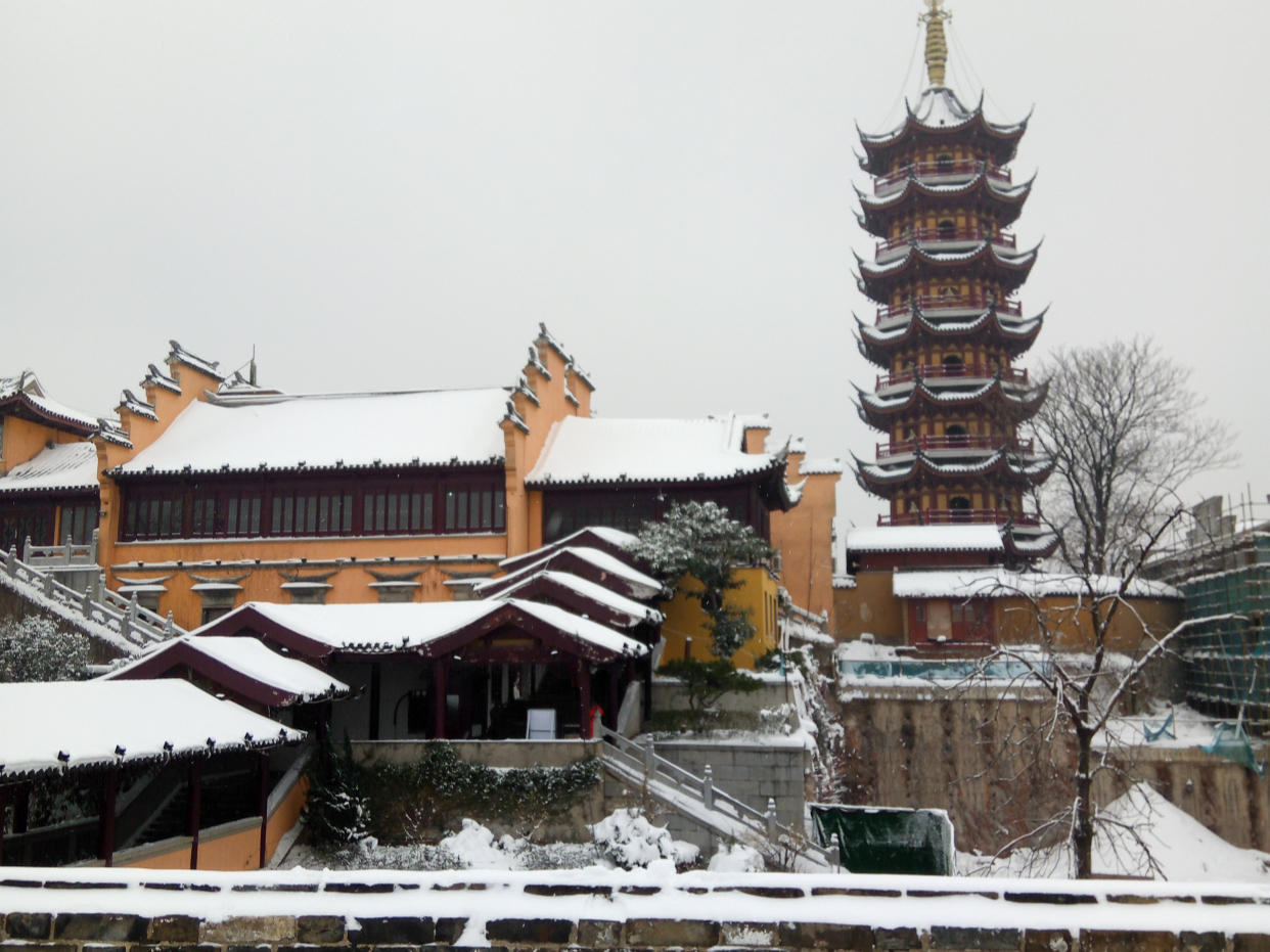 詩詞原創:七絕15首雪天訪金陵|香火等閒夫子廟,遊人爭拾雪花看