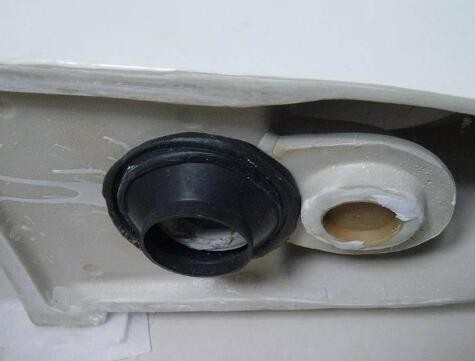 如果马桶没有虹吸,反水弯,马桶里面的臭气都会反上来,而且马桶里面的