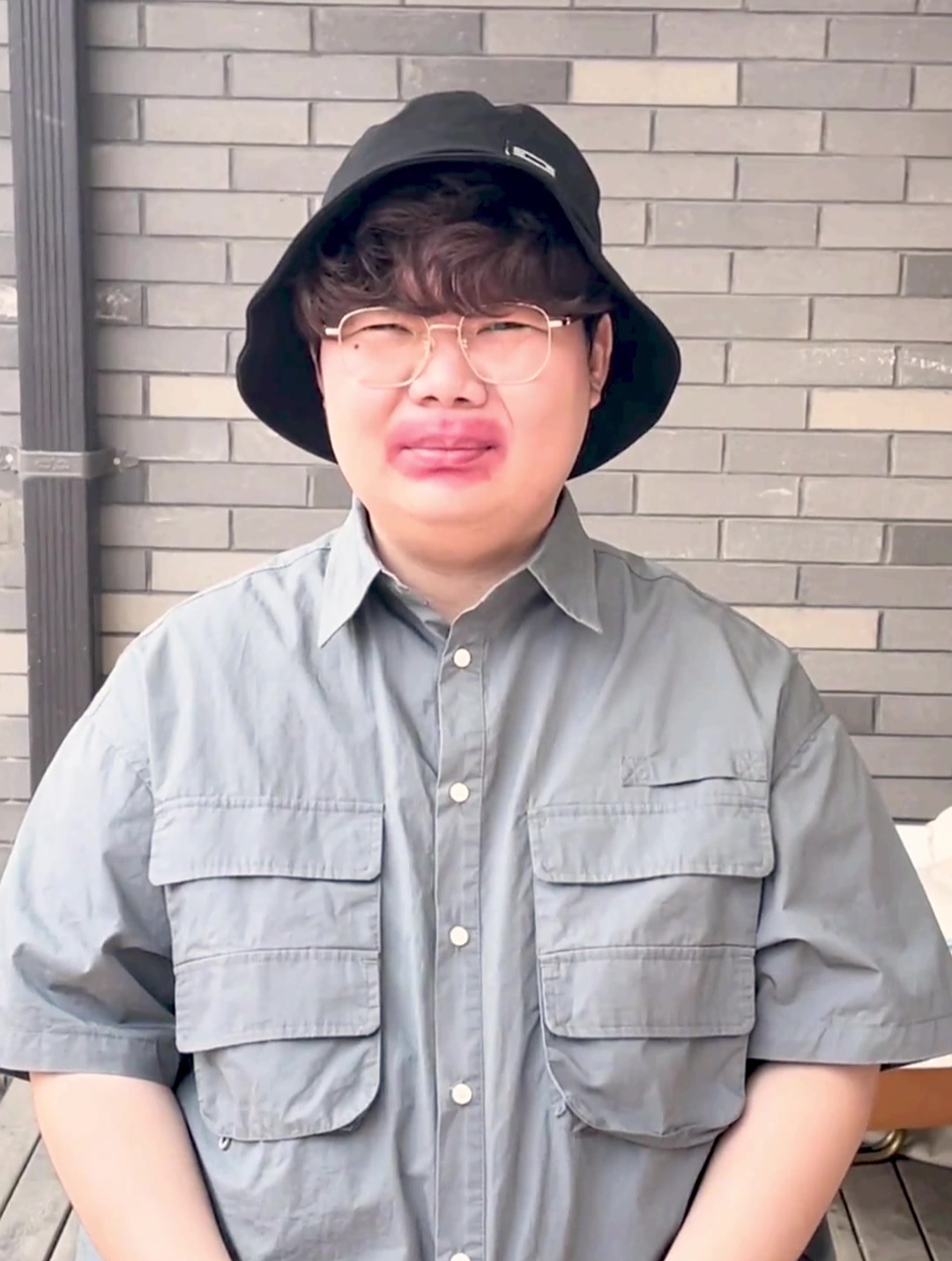 知名宠物博主接受采访森爸的日常