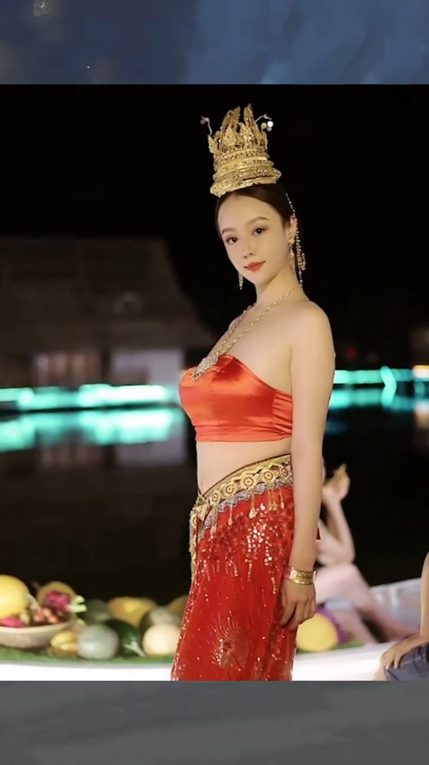 珠圆玉润:美女美女身材真好,你喜欢吗