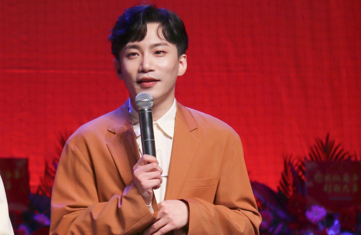 官方出台新规定,主持人必须持证上岗,德云社何九华或成最大赢家