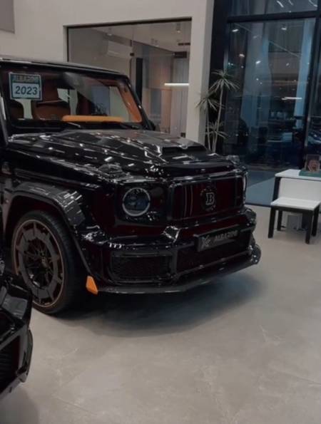 价值500万的奔驰巴博斯g900近距离感受下什么叫碳纤维豪车