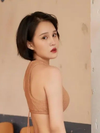 同样是赵本山的女儿,赵玉芳和球球却活成了完全相反的样子