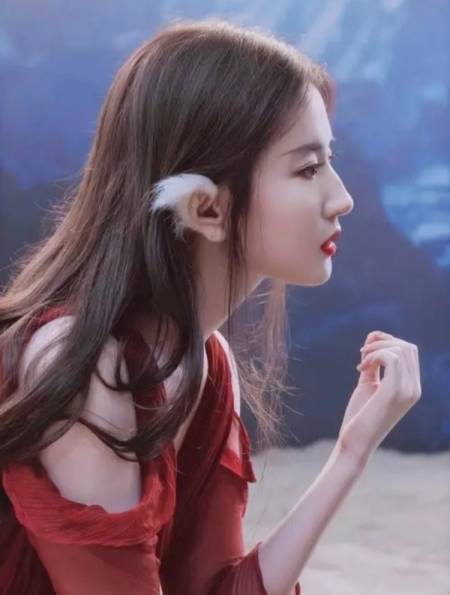 刘亦菲干爹花180万为其举办成人礼,刘妈:别再花那么多钱了!-度小视