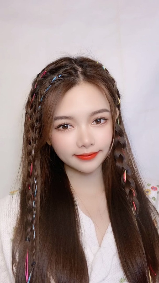 千玺辣妹彩绳编发慢教程 圣诞节这样编