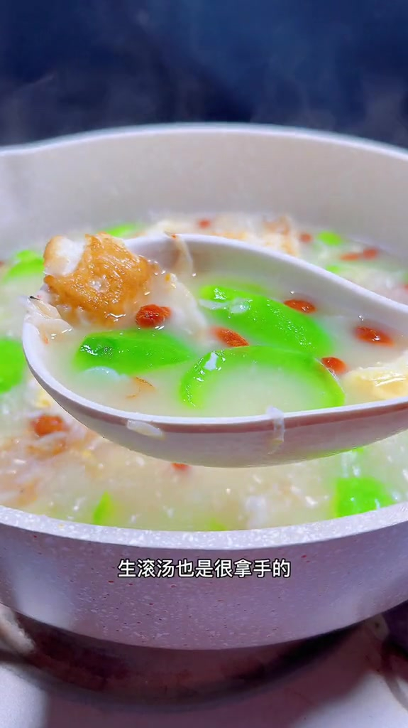 丝瓜虾皮汤汤鲜味美低卡营养