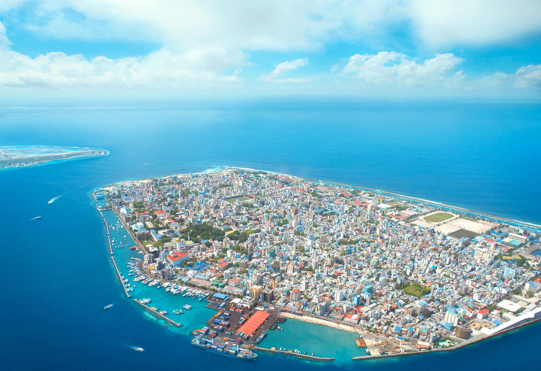 世界上人口密度最大的岛,不是香港也不是纽约,而是马累,马尔代夫首都