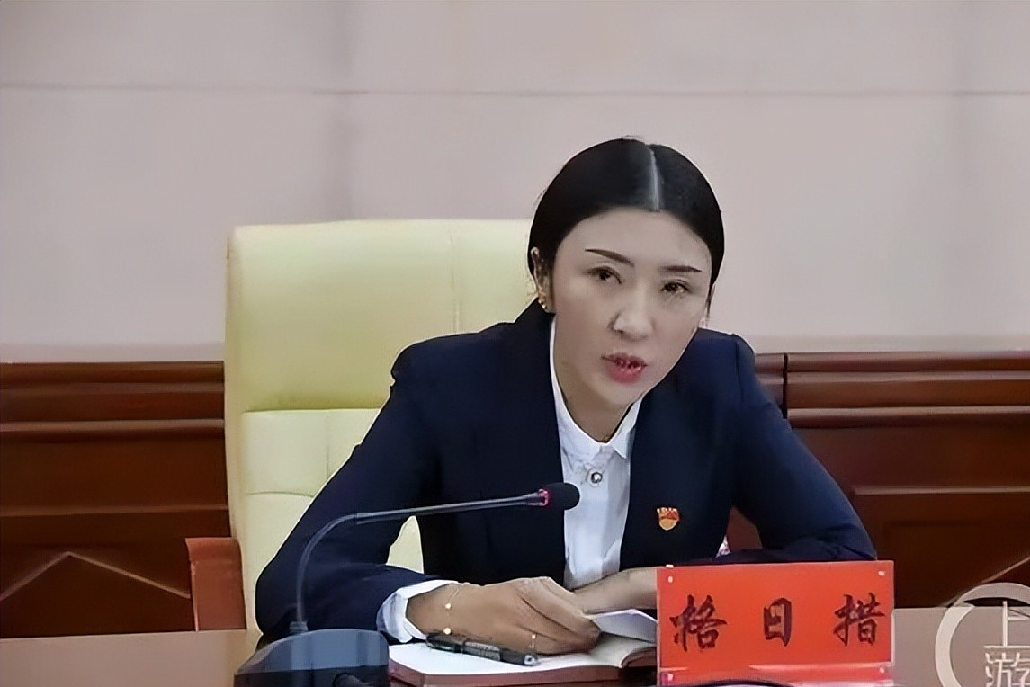 该案之所以备受关注,源于格日措的颇具"传奇"的履历.