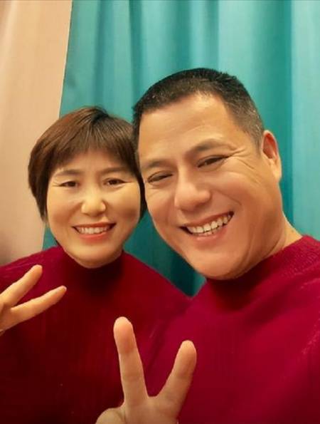 千呼万唤始出来,杨爸腼腆上直播,"遛鸟"风波四步走化险为夷2-度小视