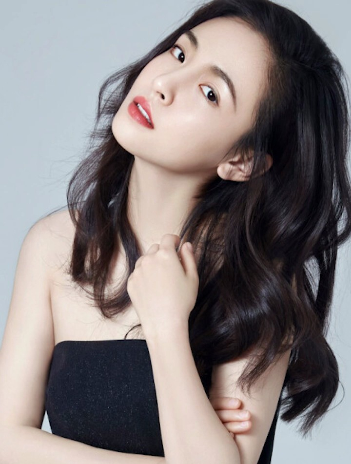 清纯可爱,性感靓丽的吴倩,红颜轻狂风华正茂,俊俏迷人的小仙女