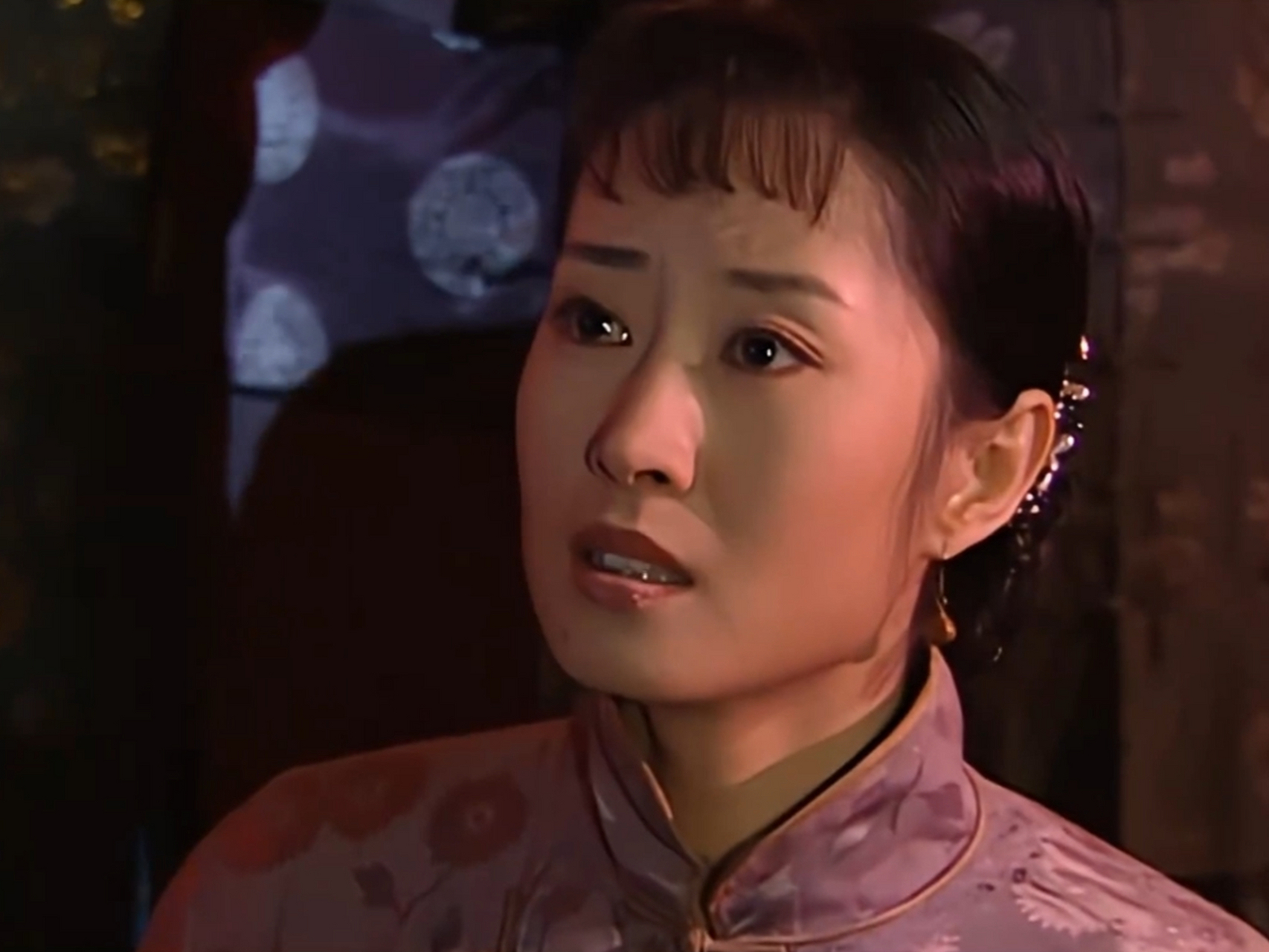 这是一部被严重低估的电视剧,改编自著名作家余华的代表作《活着》