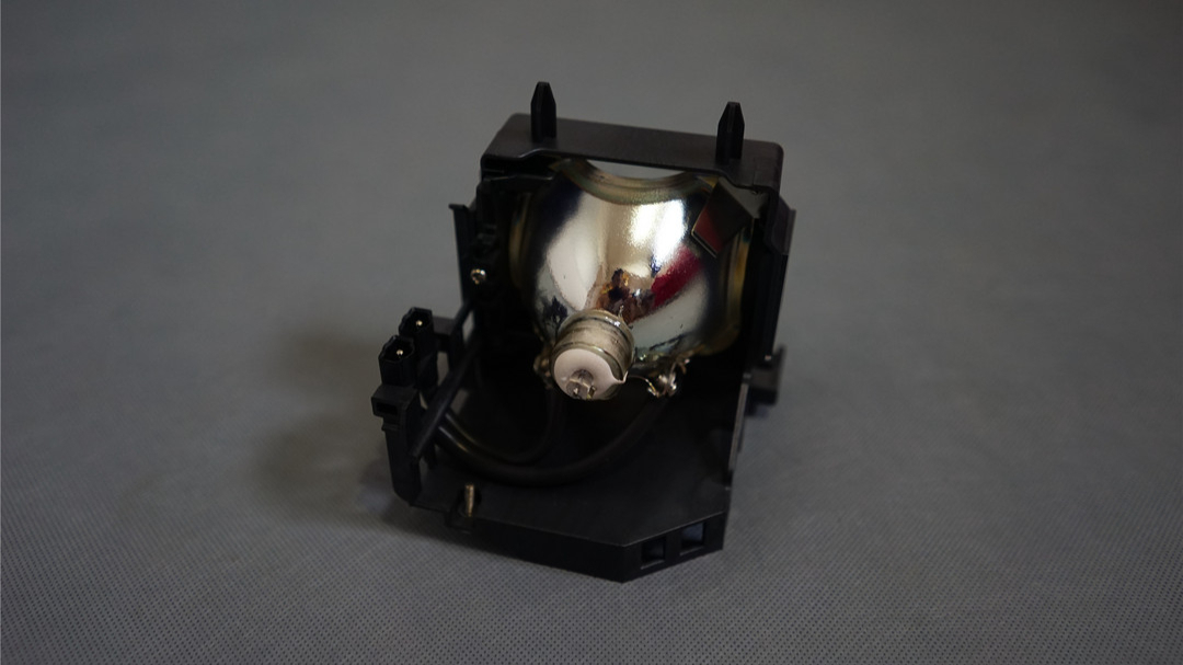 索尼投影仪灯泡更换!