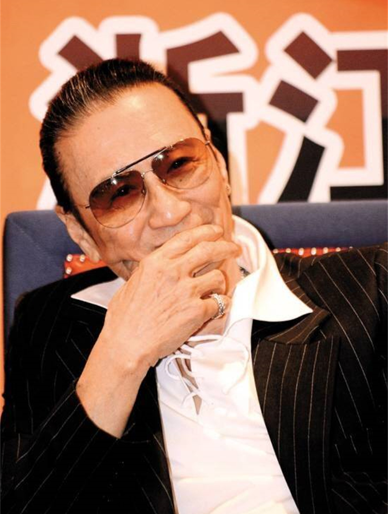 谢贤70岁全靠儿子施舍?身价过亿靠骗,谢霆锋:全花我的钱(3)-度小视