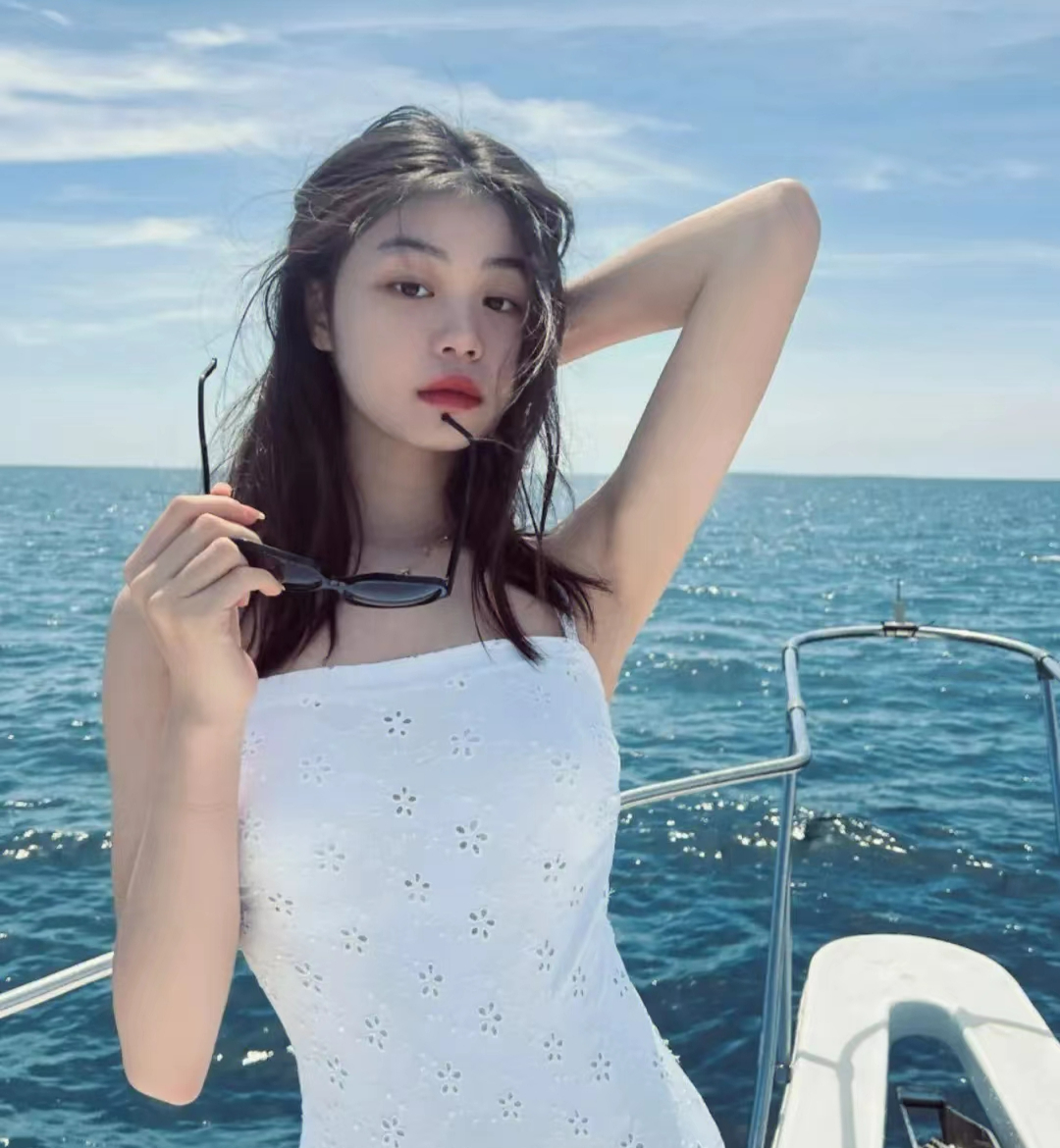 金遥馨是中国国籍吗?