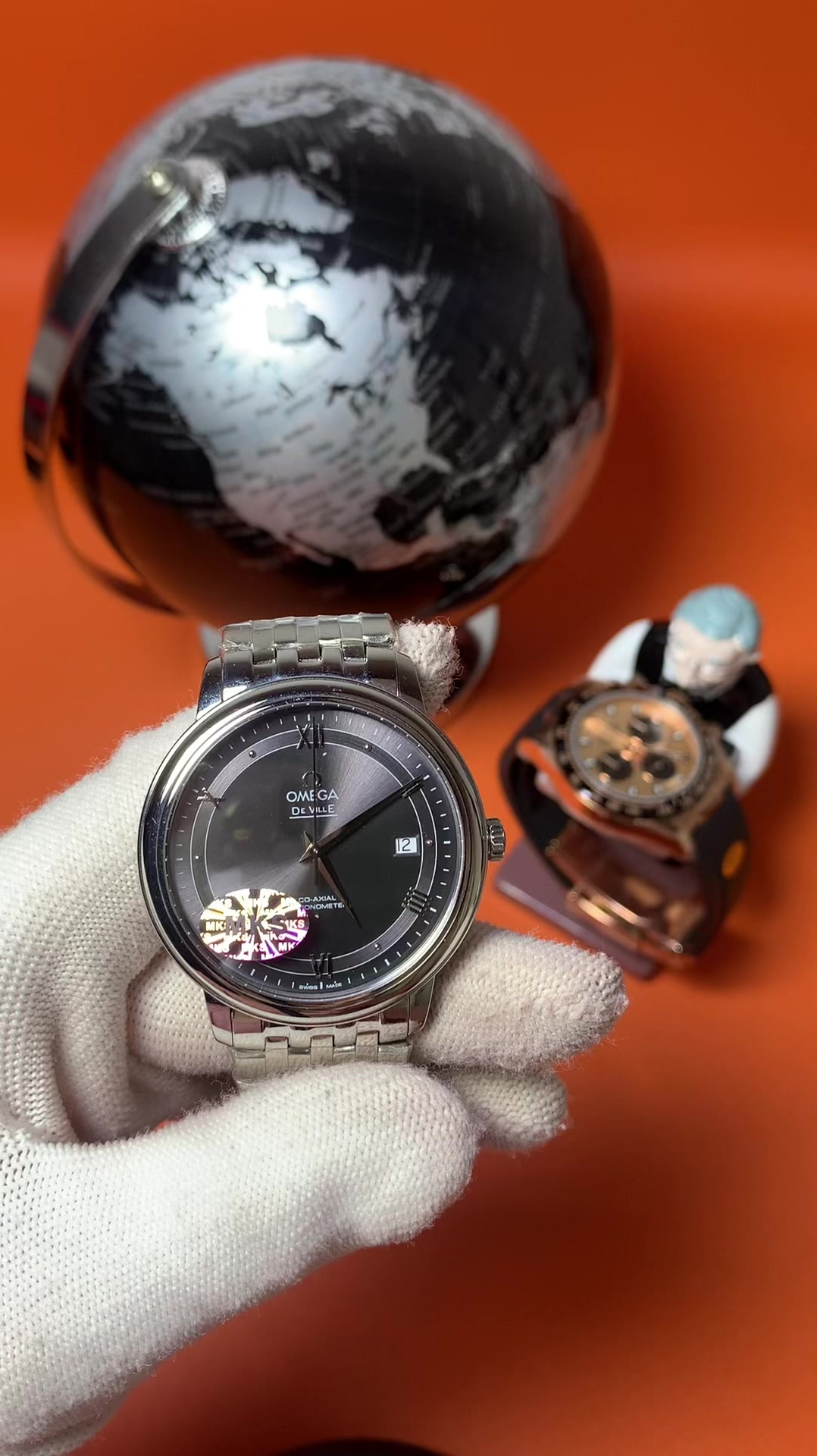 香港夜市的欧米茄,朋友连夜排队都难以入手,有多少人喜爱呢?-度小视