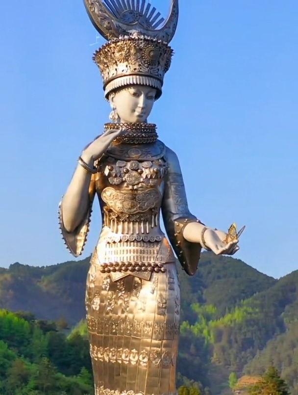 太阳都想娶的苗族女神仰阿莎被称作为贵州版的刘三姐