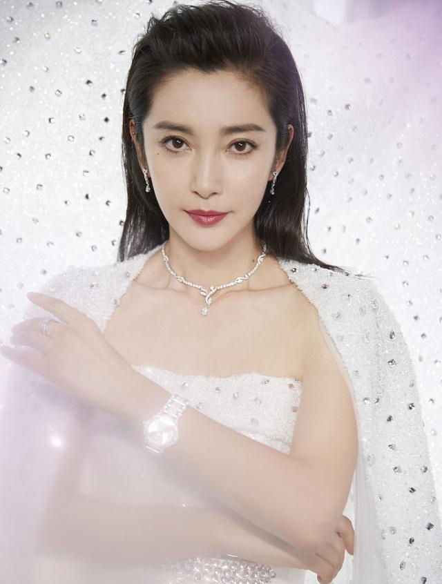 精明李冰冰:傍上任泉变成女霸总,一条广告赚26万却封杀彭于晏7-度小视