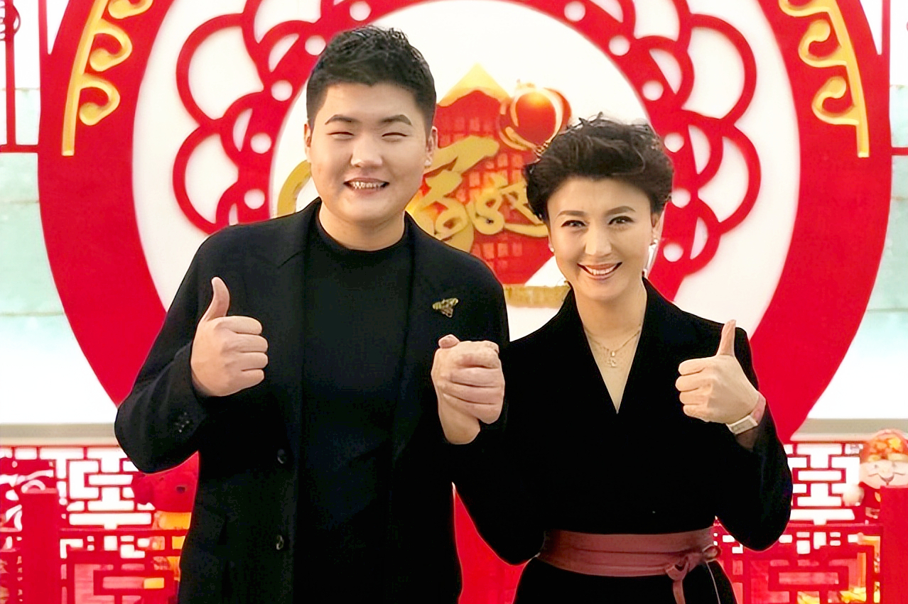 闫学晶林越离婚11年,她嫁富豪生女又做奶奶,他三婚娶小20岁娇妻