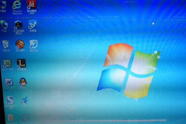 显示器闪烁抖动,这是什么原因?