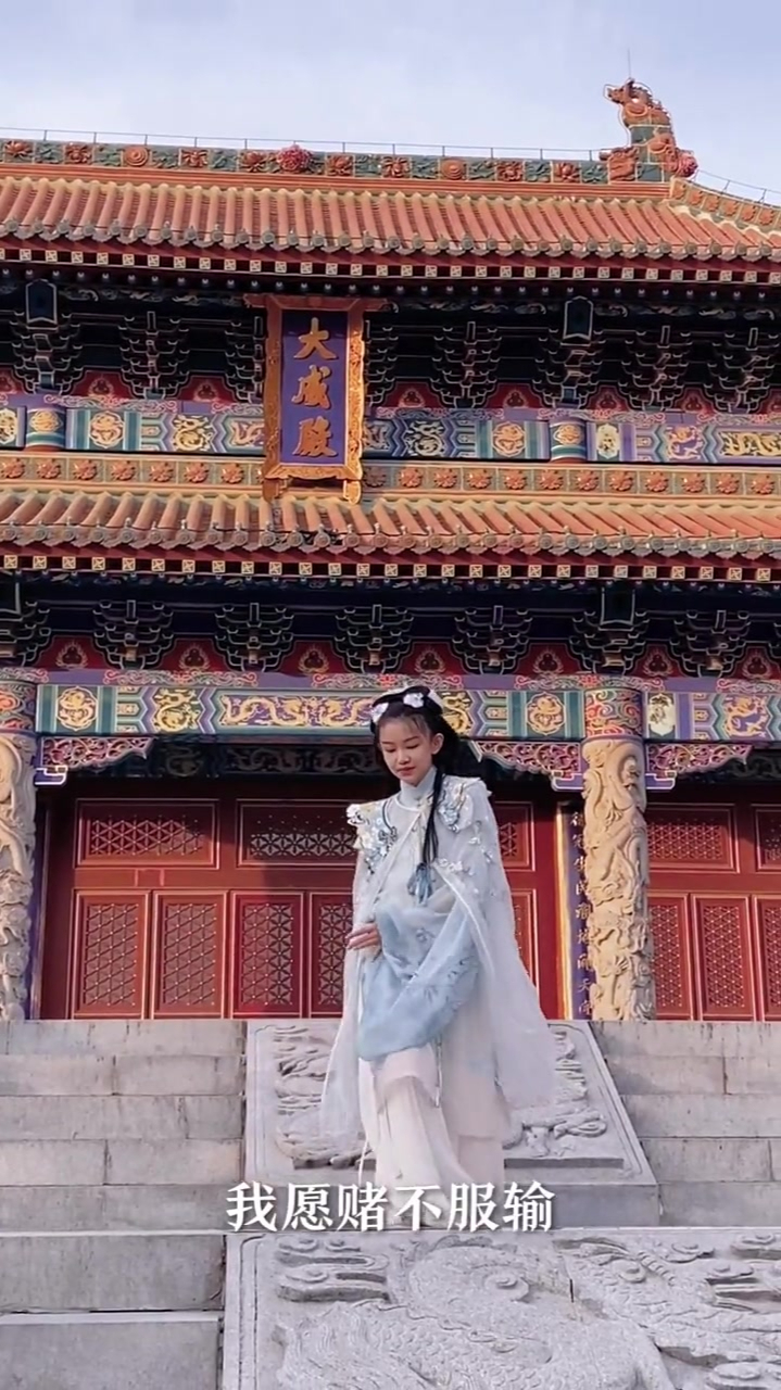 宋小睿穿着古装跳舞,看起来真的好美,越来越喜欢这个孩子了-度小视