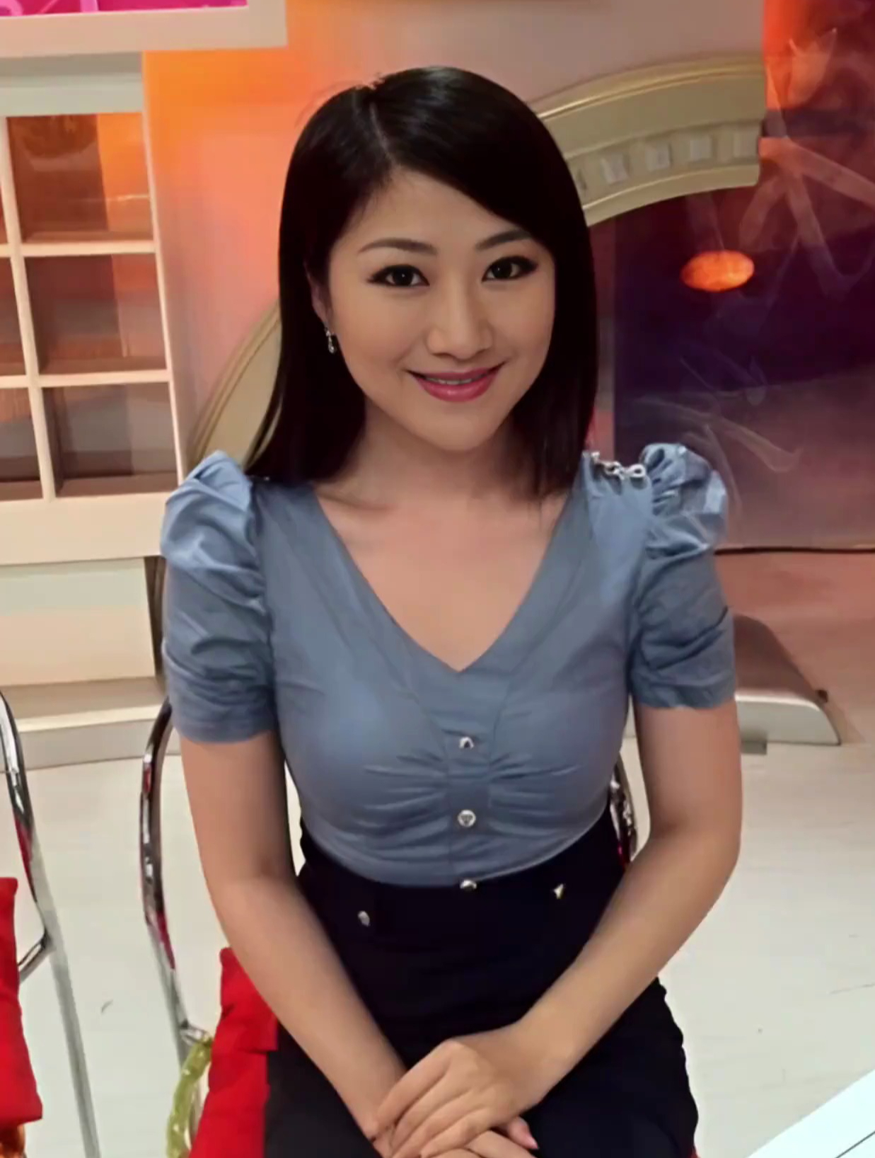 2008年,亿万富翁王卫为与妻子杨蕾离婚,他谎称"土豆"正在亏本