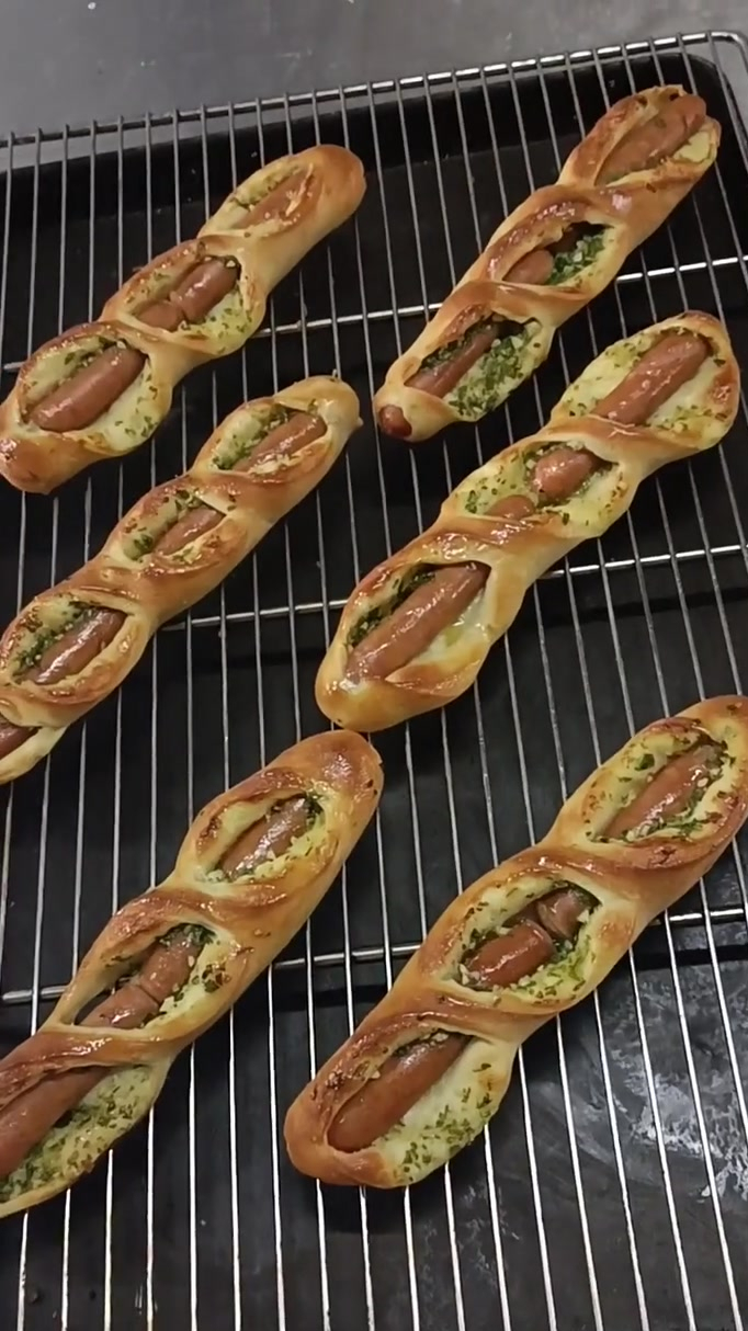 面包制作面包烘焙法式热狗